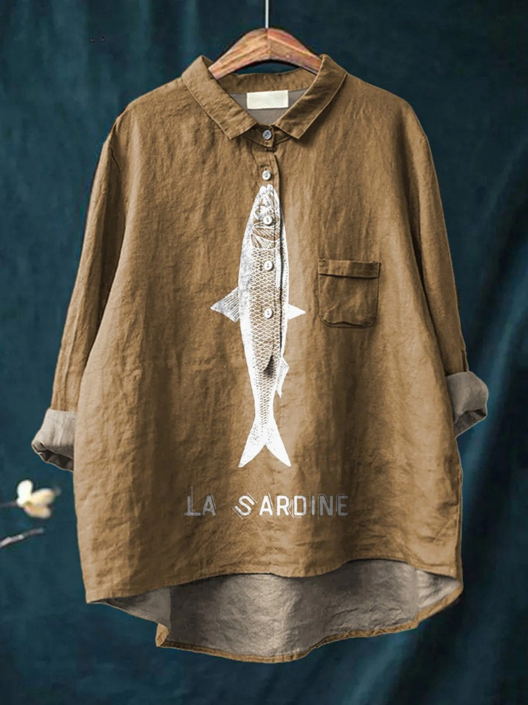 Faye | Chemise décontractée imprimée graphique de poisson sardine pour femmes