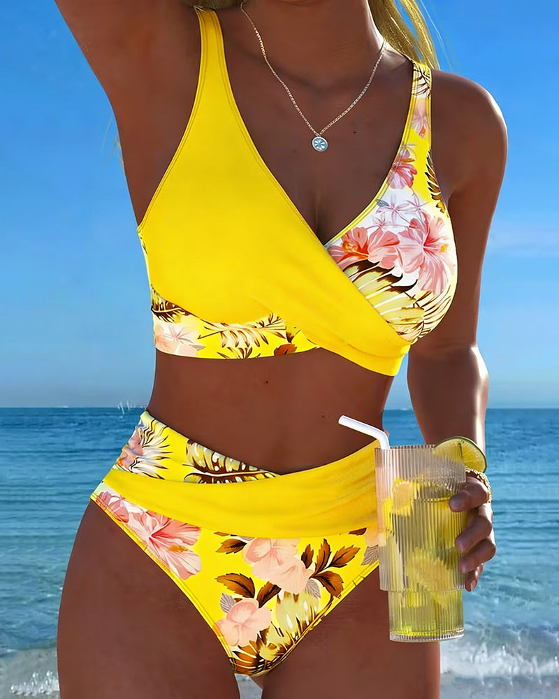 Bini | Bikini avec motif floral contrastant et fente