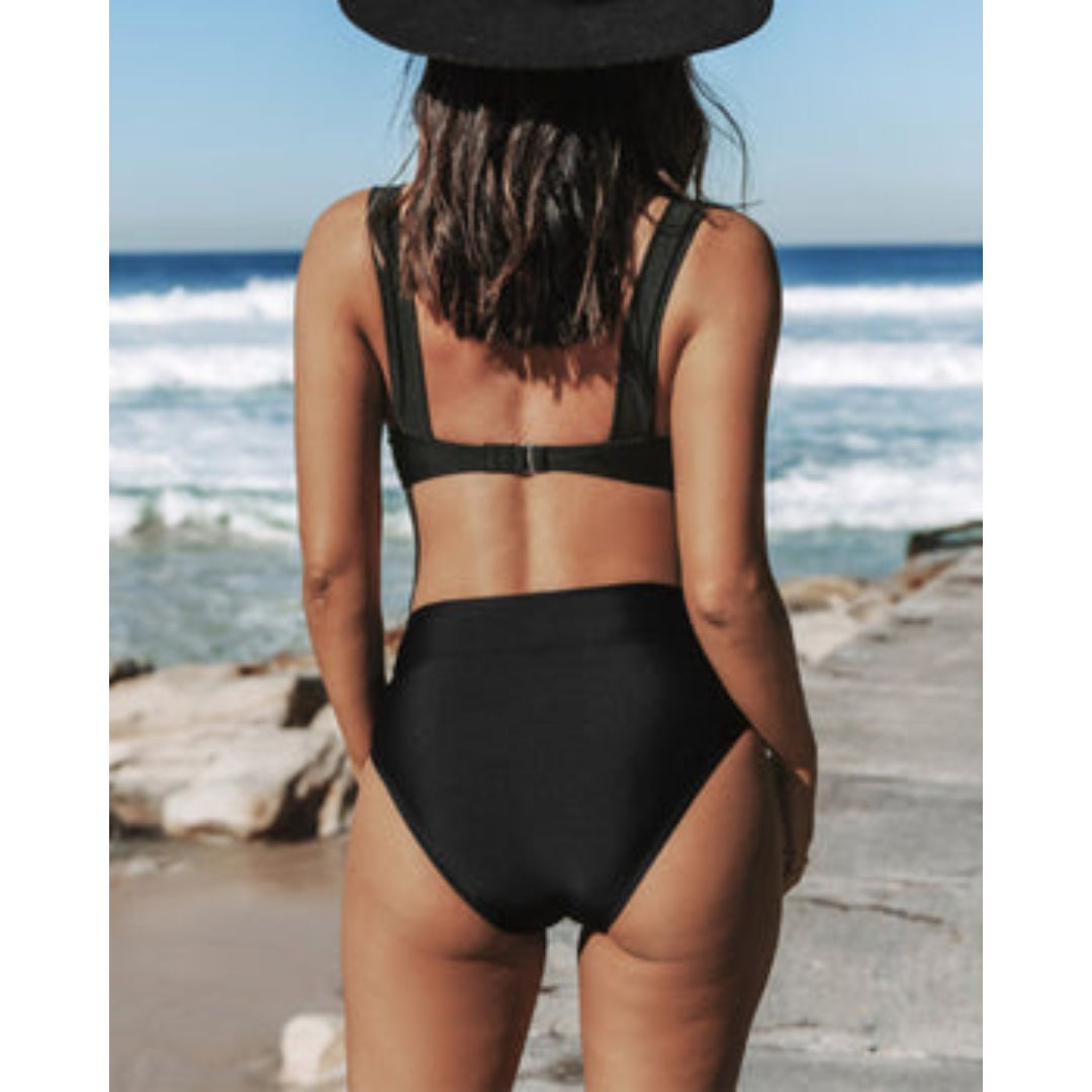 Hilde | Maillot de bain uni à décolleté haut