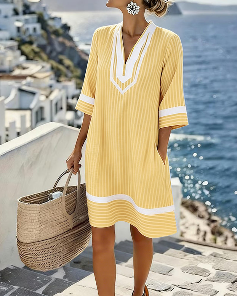 Valinda | Robe à Manches Courtes à Col V Rayée