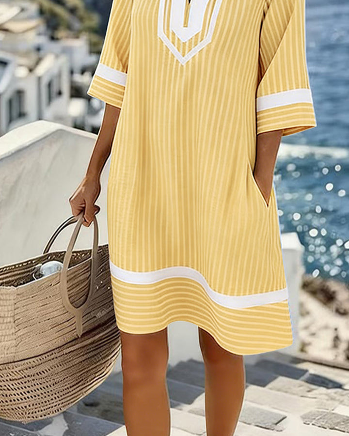 Valinda | Robe à Manches Courtes à Col V Rayée