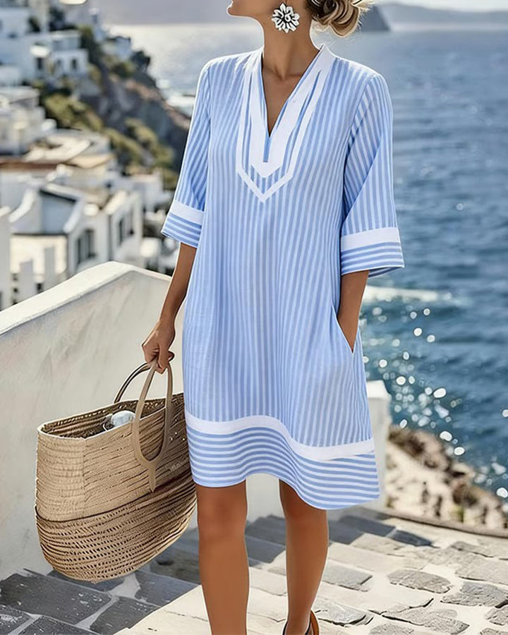 Valinda | Robe à Manches Courtes à Col V Rayée